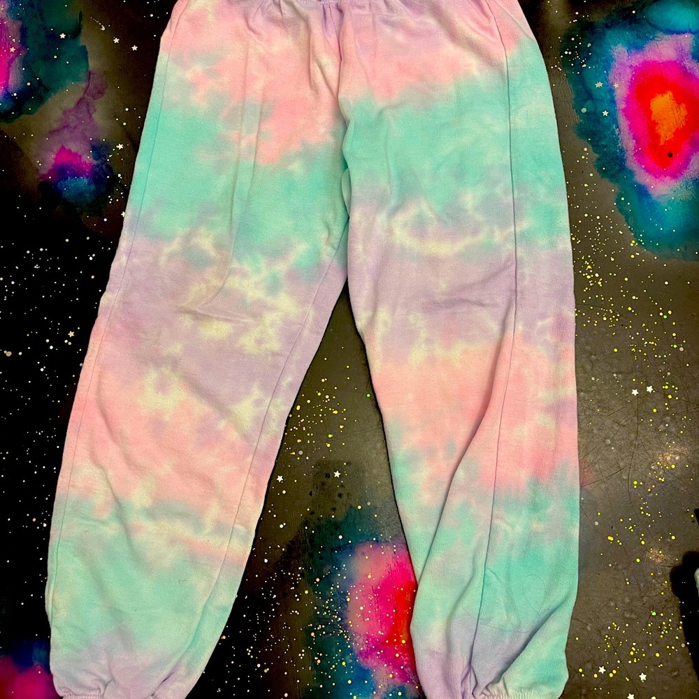 Vanilla star girls the dye sweat suit.